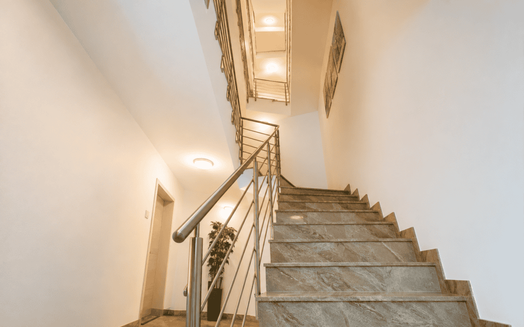 Treppenhausreinigung im Mehrfamilienhaus: Pflichten, Kosten und professionelle Lösungen (2026)